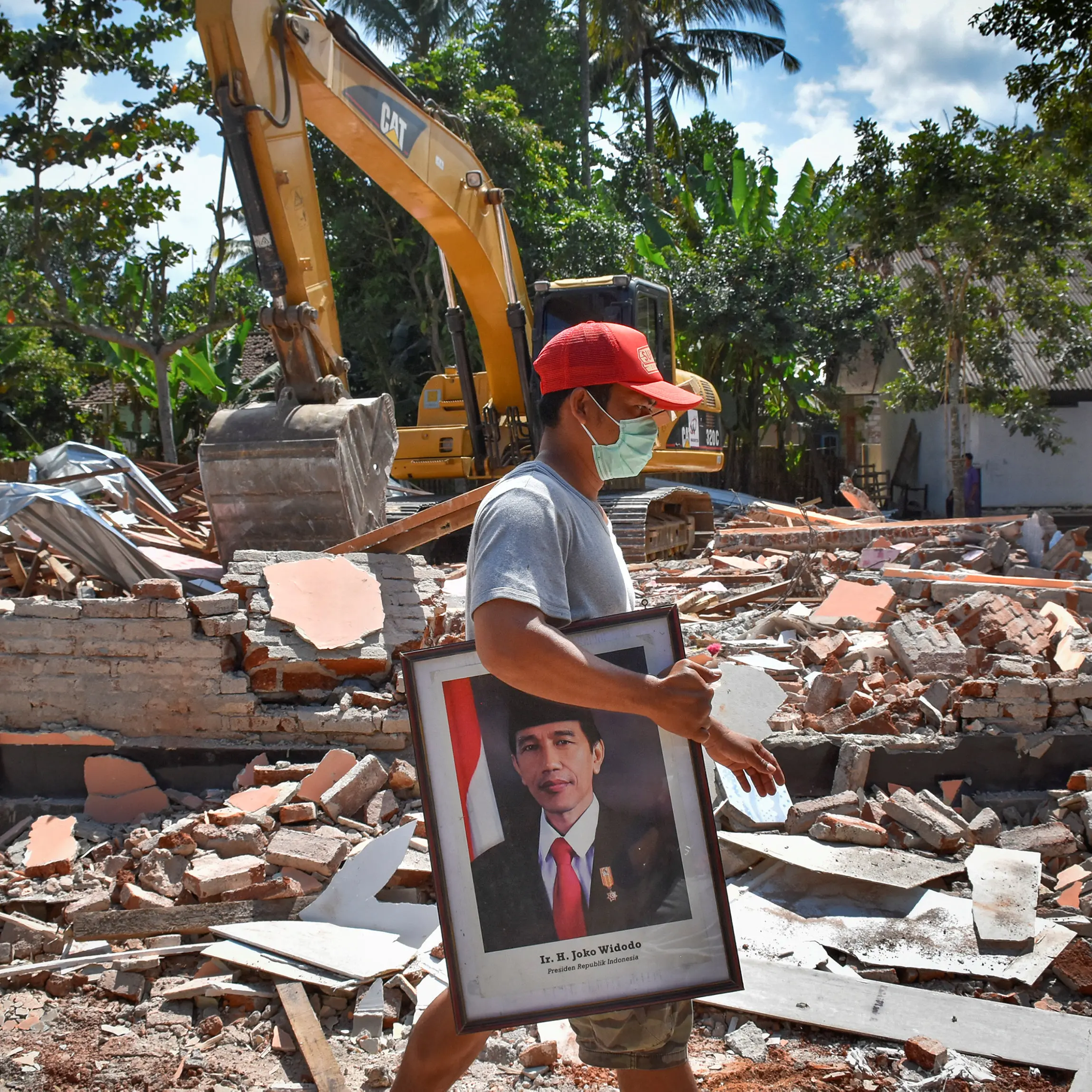 Fresh quake hits shaken Lombok