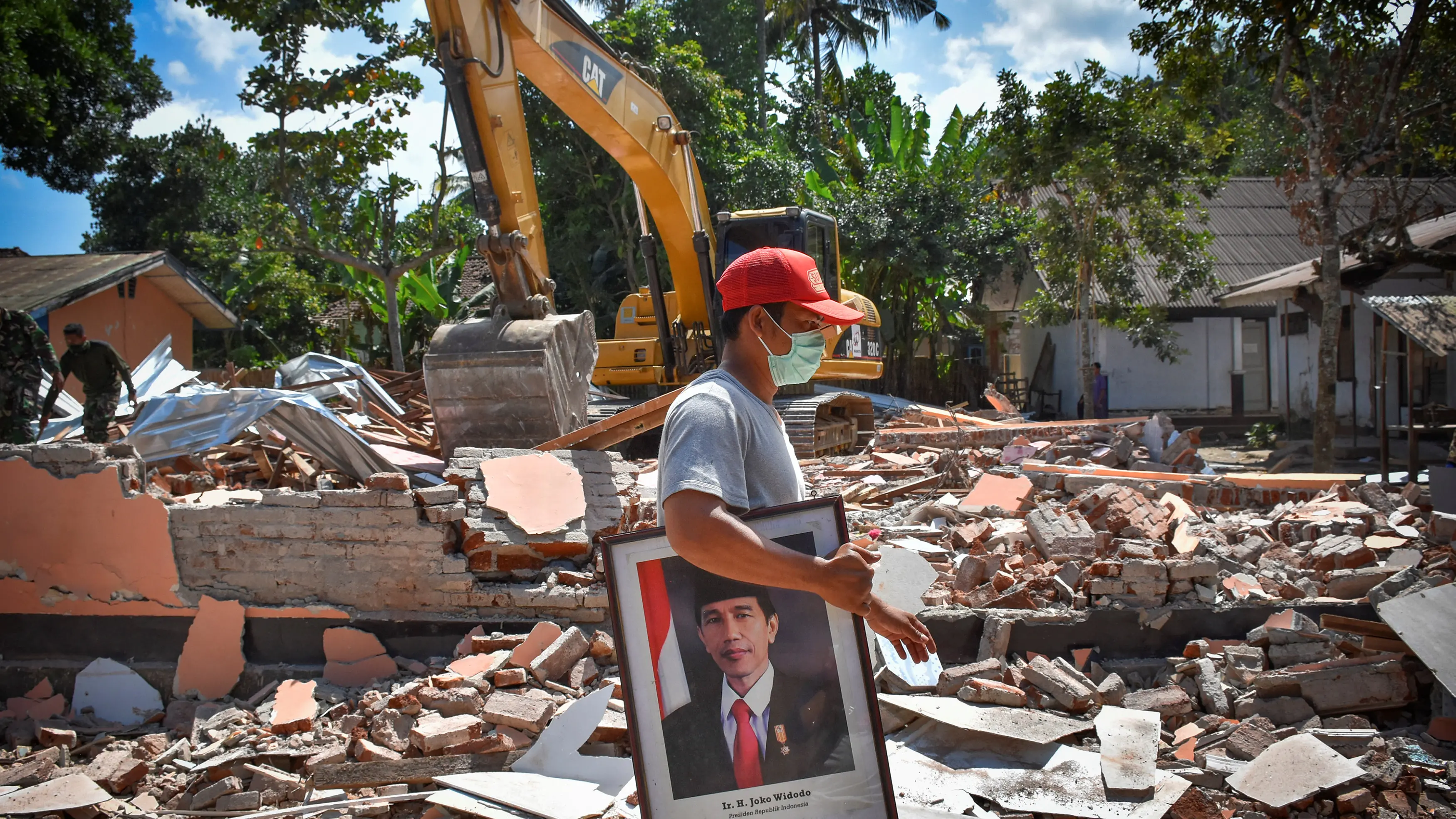 Fresh quake hits shaken Lombok