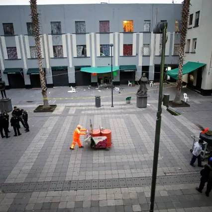 Five killed in shootout at famous Mexico City plaza