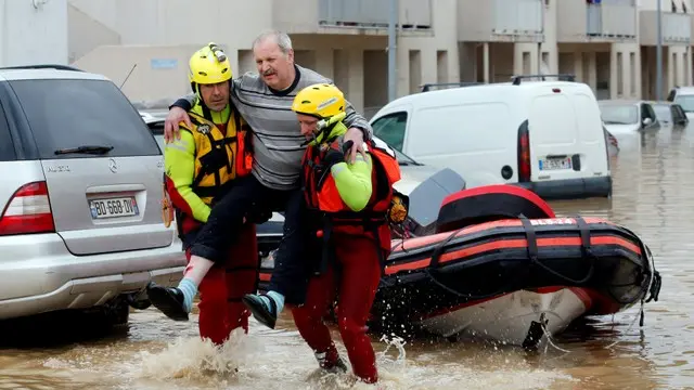 Flash floods in southern France kill at least 12