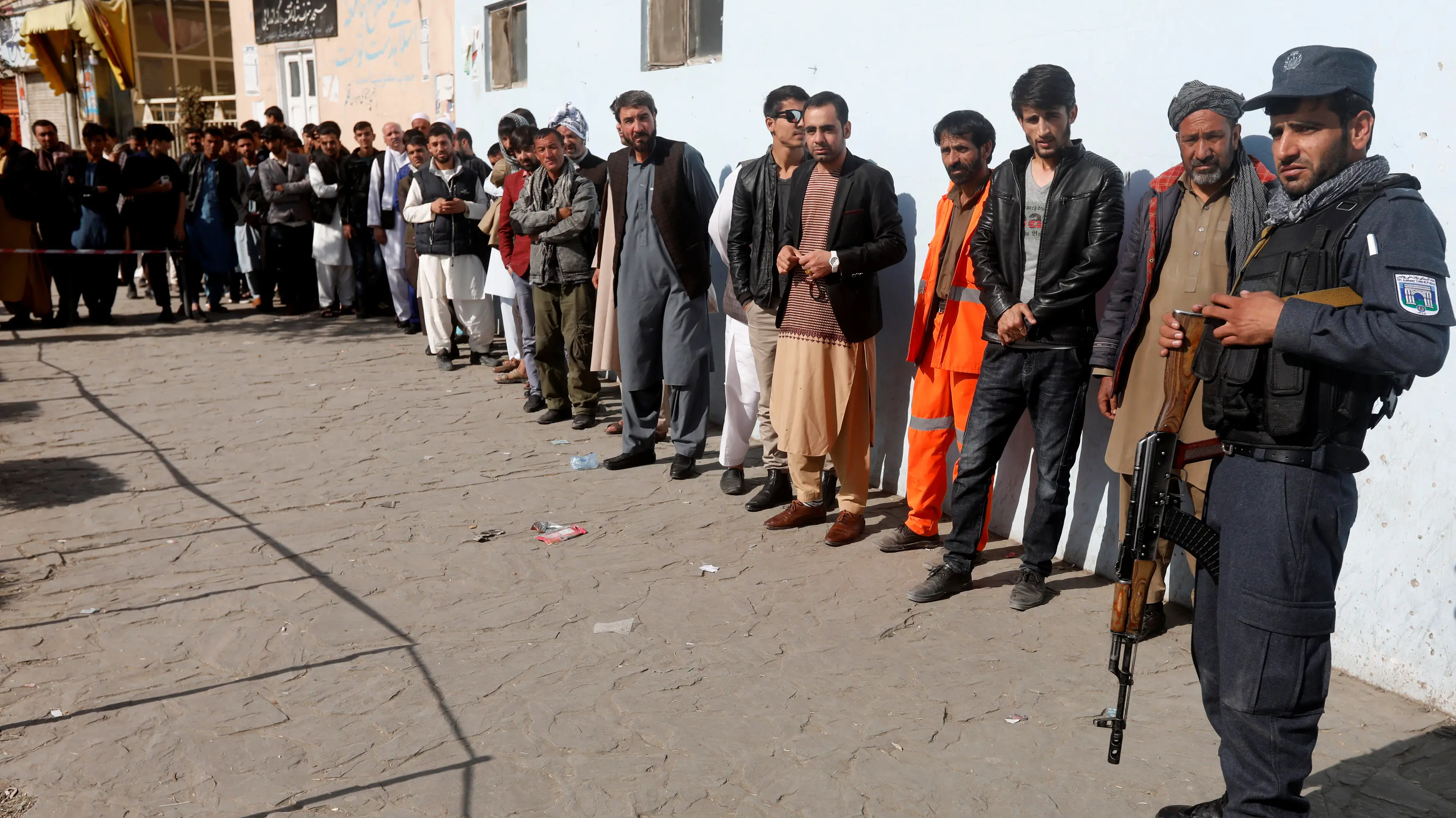 Afghans vote amid chaos, corruption and Taleban threats