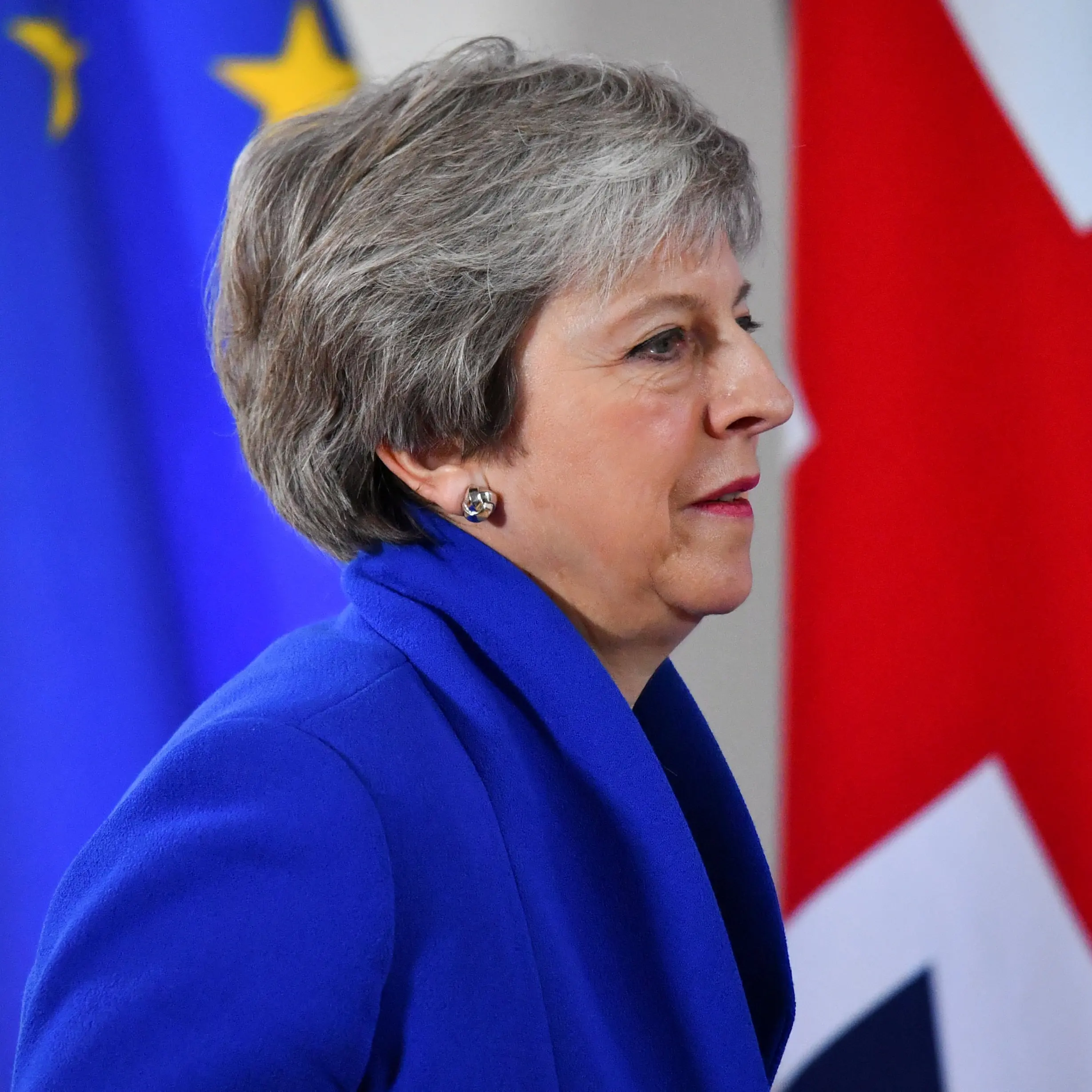 May begins tour to sell Brexit benefits