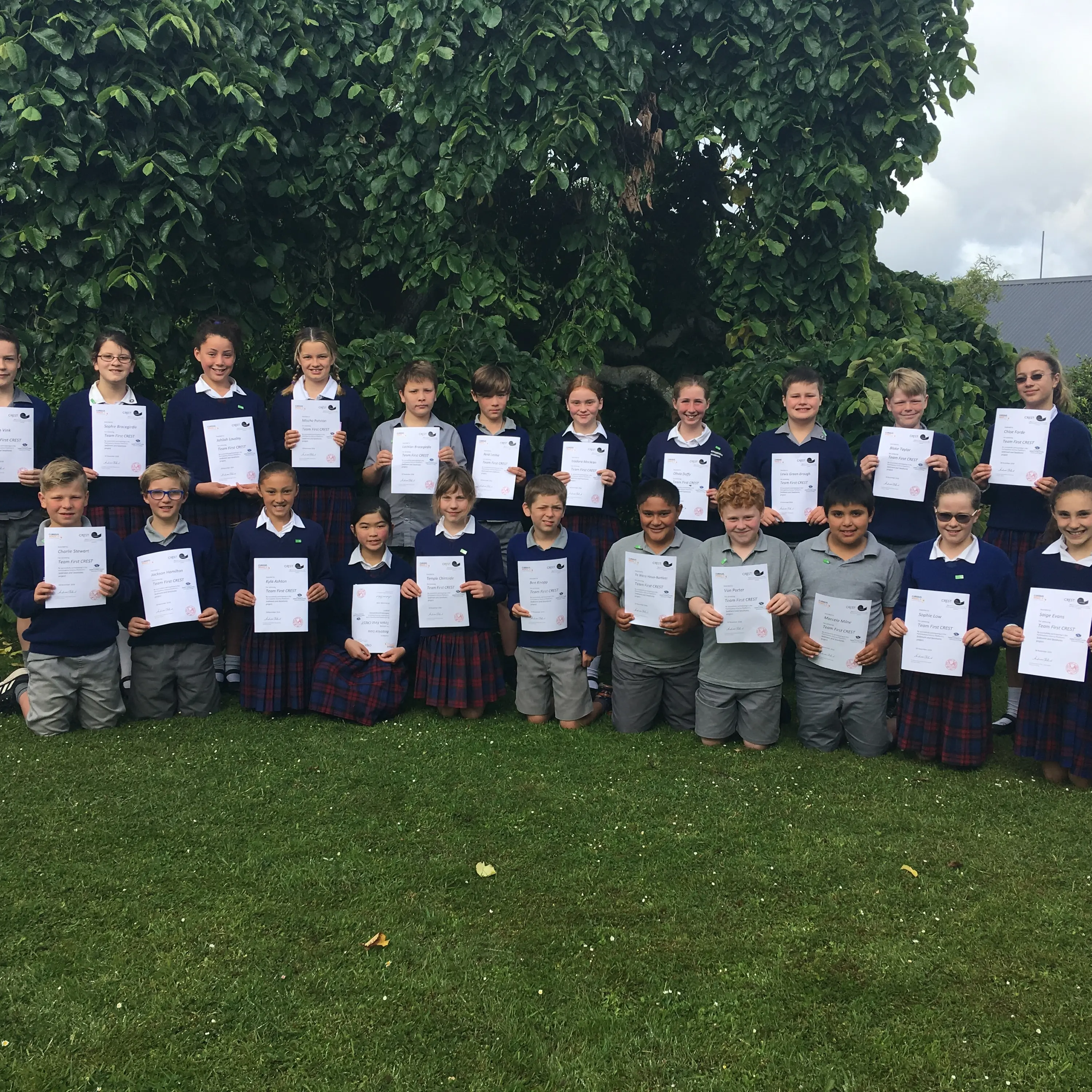 Awards recognise pupils' harbour health efforts