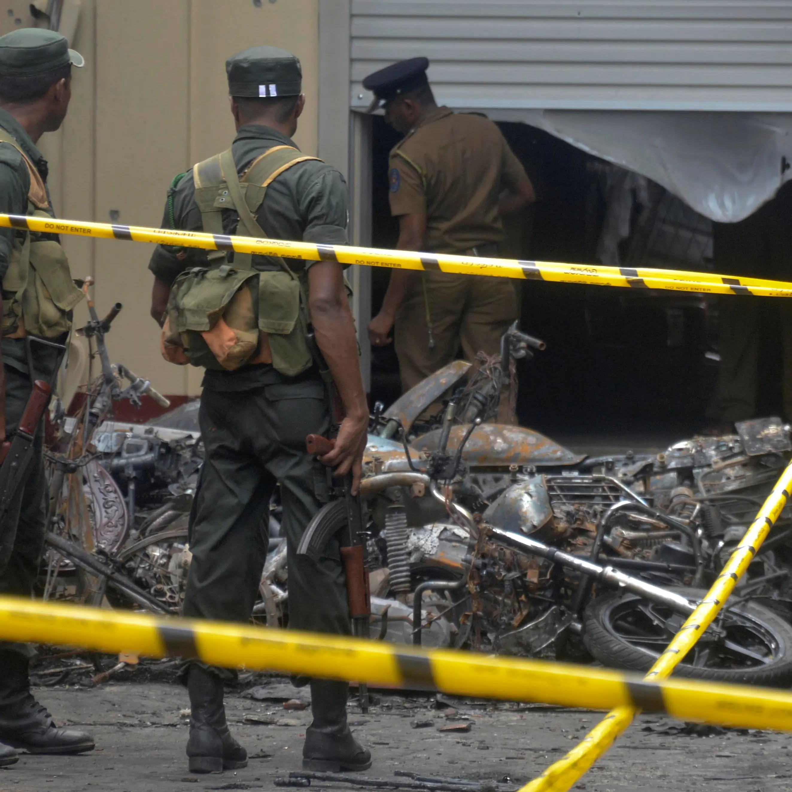 Sri Lanka lifts curfew, death toll soars