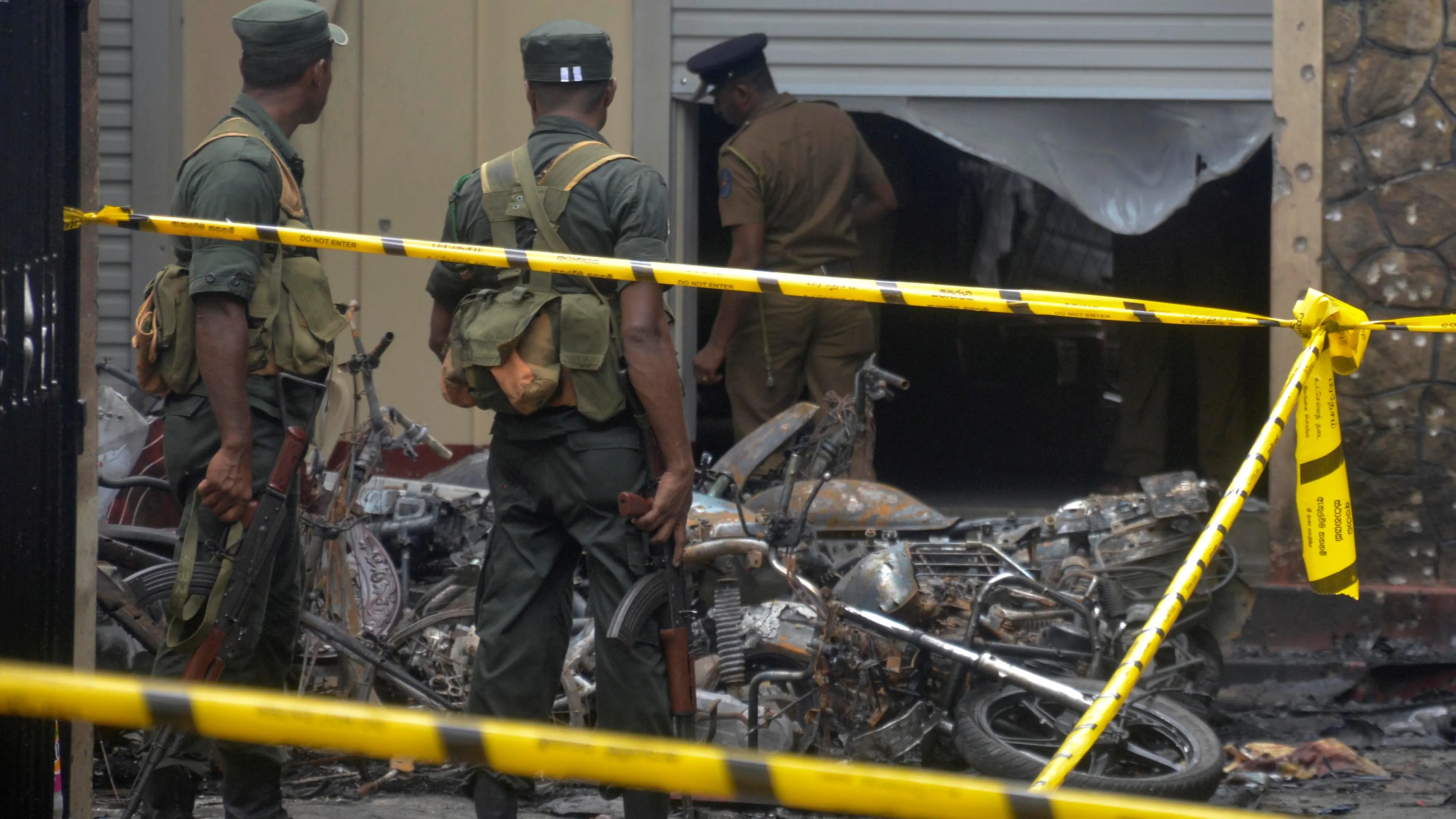 Sri Lanka lifts curfew, death toll soars