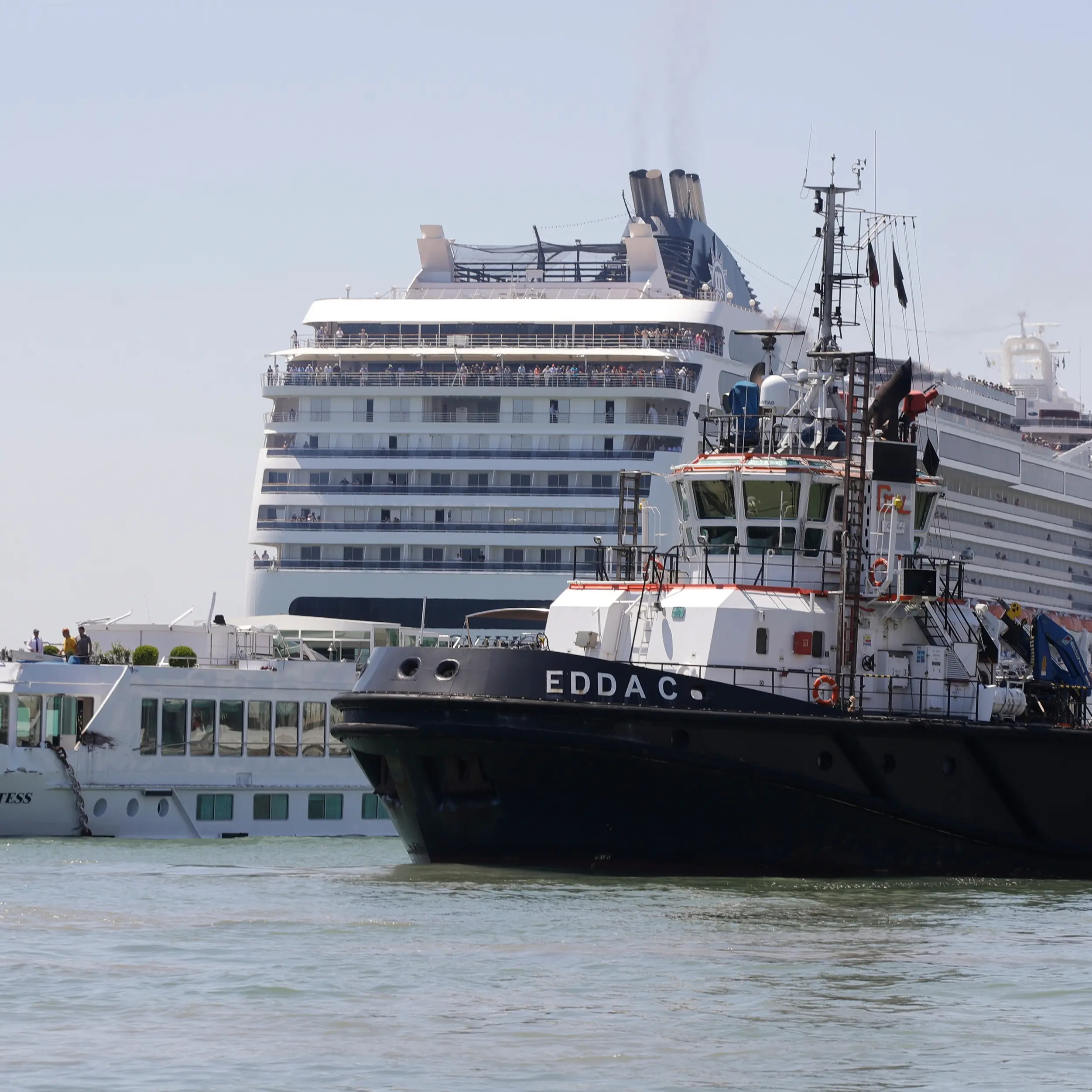 Kiwi injured as cruise ship ploughs into Venice tourist boat