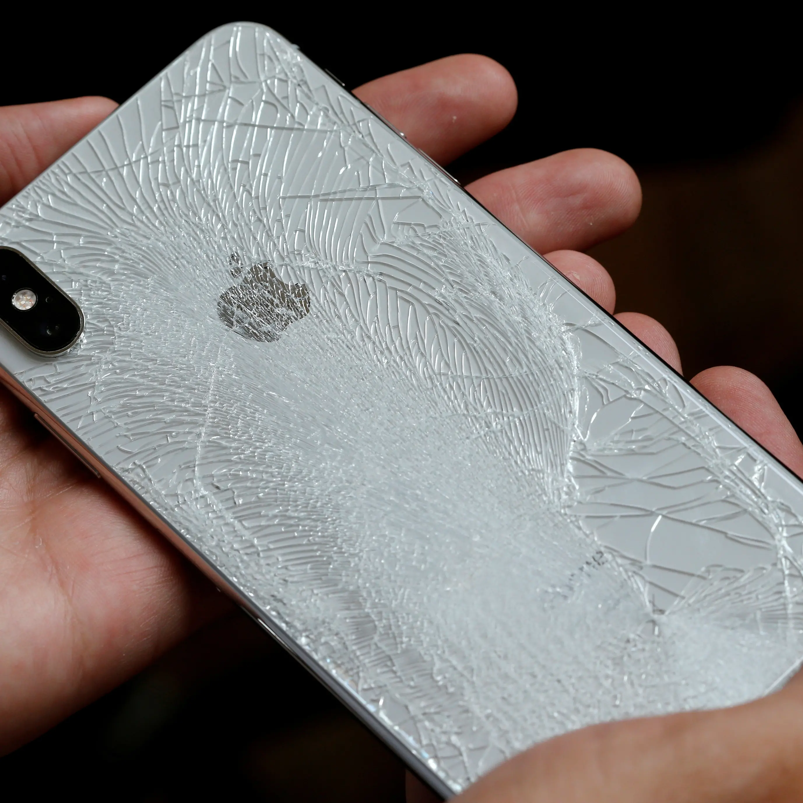 Apple to supply parts to independent repair shops