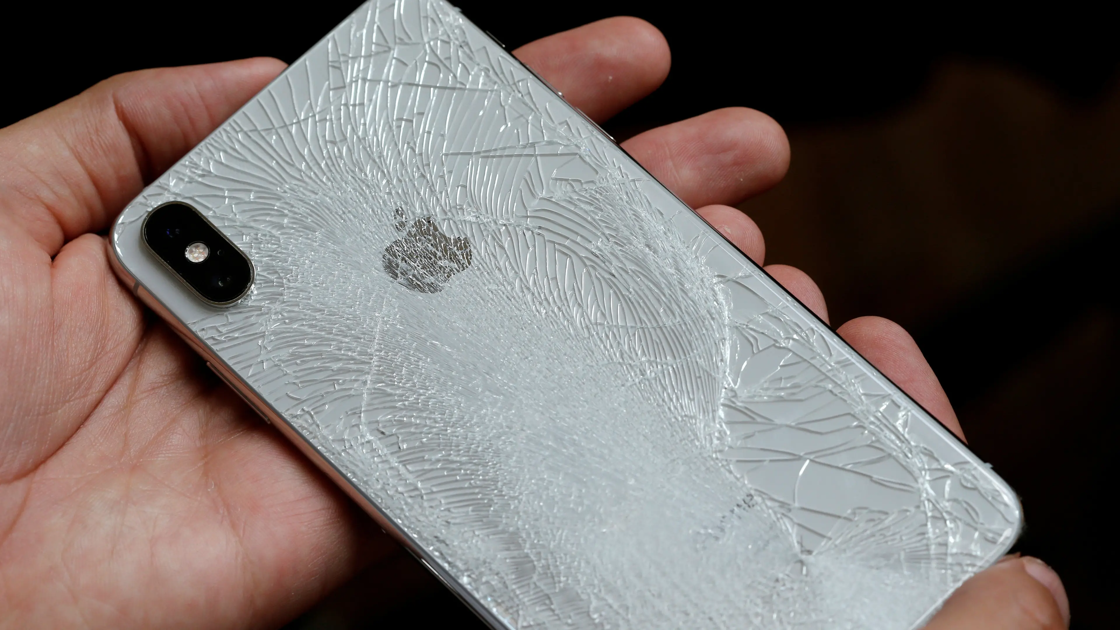 Apple to supply parts to independent repair shops