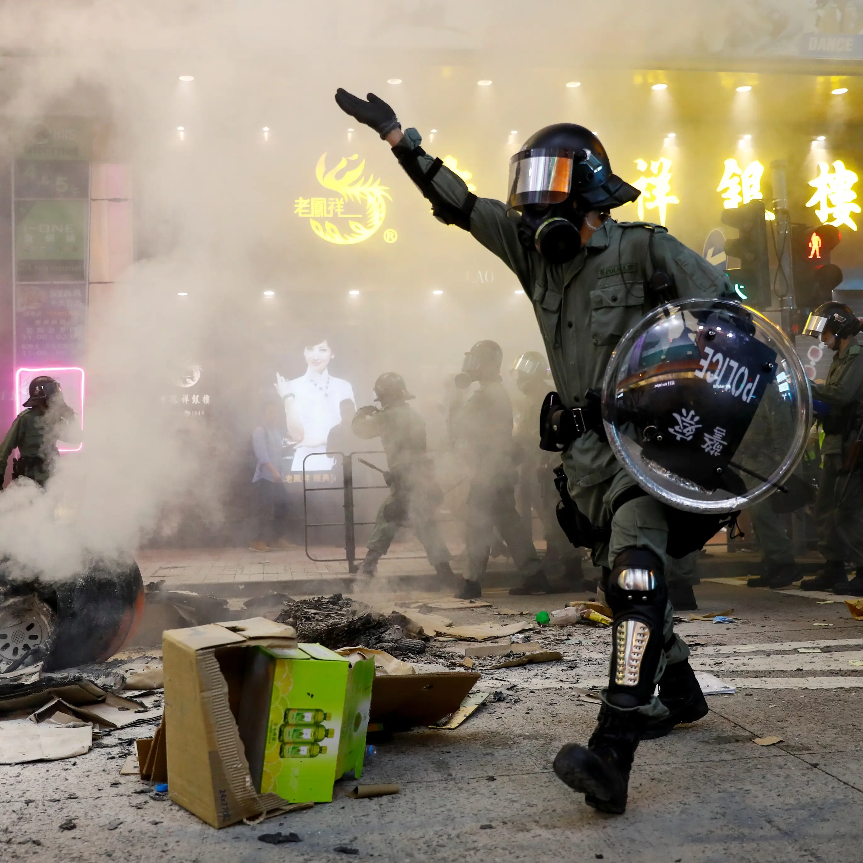 Hong Kong protests to target airport after night of violence