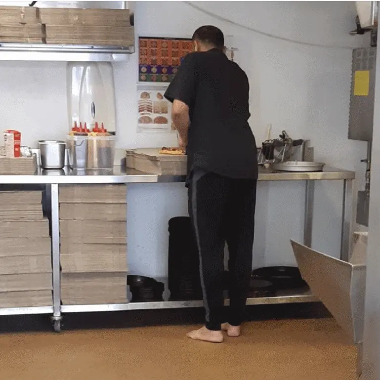 Shoeless Pizza Hut worker causes public concern