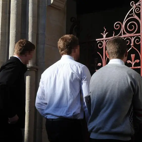 Defendants steer clear of waiting media