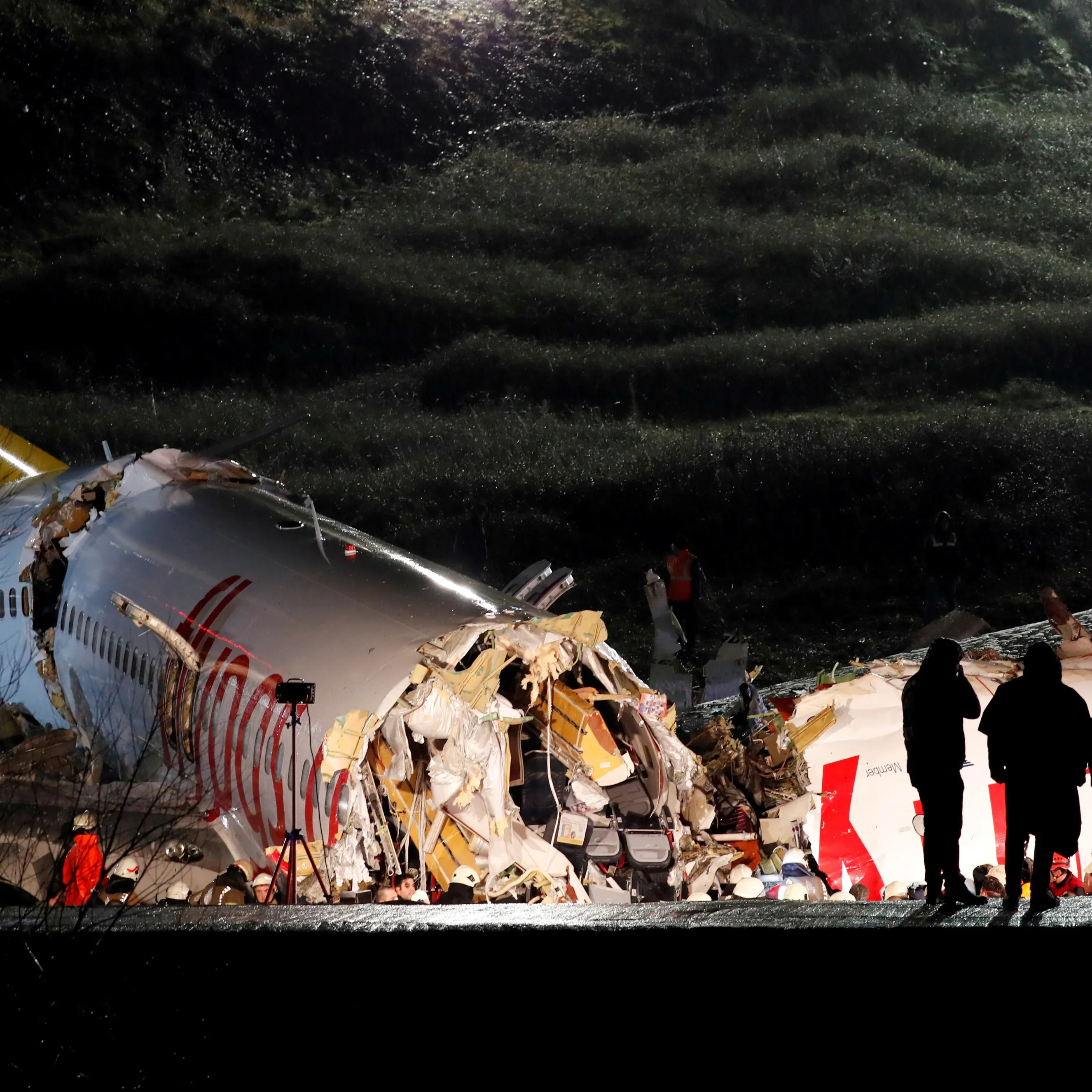 Plane skids off runway and breaks up in Istanbul, 139 injured