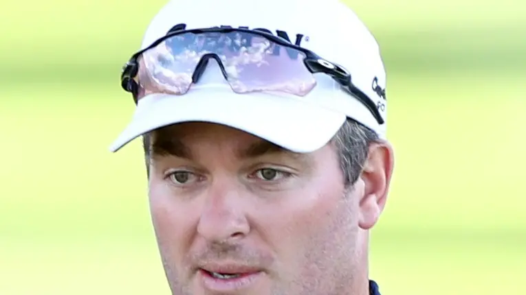 Solid start for Fox in variable conditions