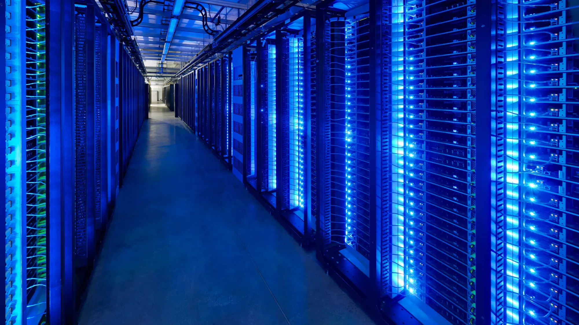 PM lauds Microsoft plan for NZ data centre, but details sketchy