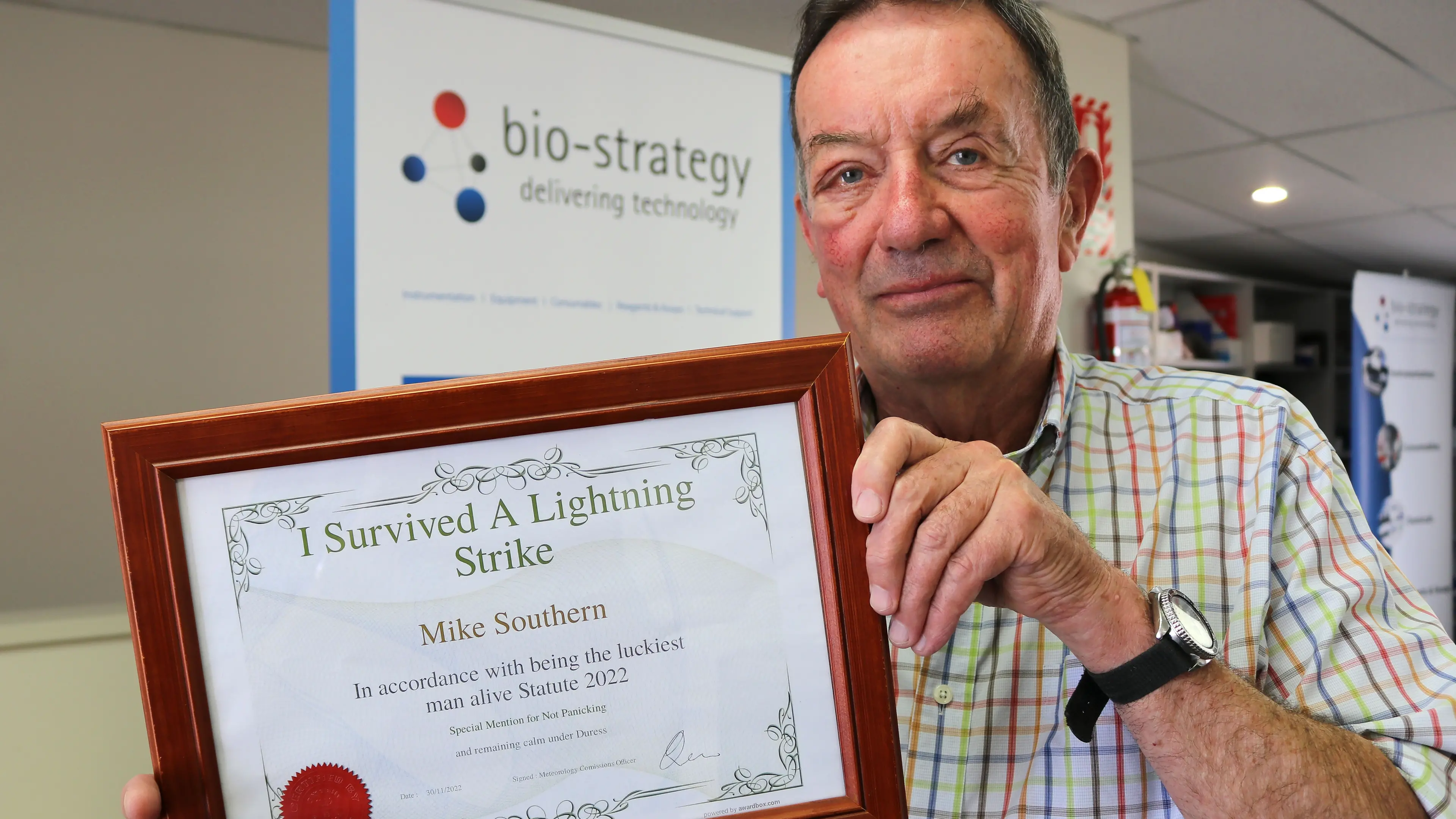 Man wins Lotto after plane struck by lightning