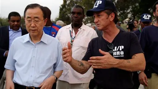Sean Penn helping out post-quake Haiti