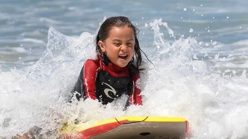 Youngsters splash out as mercury soars