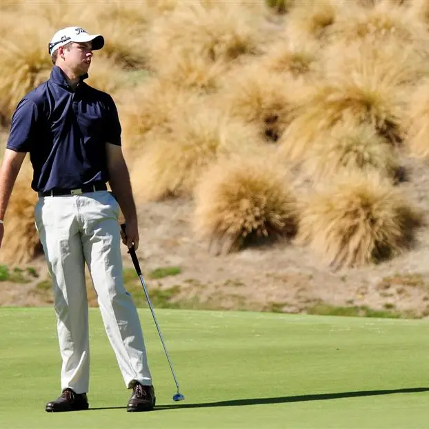 Golf: Gates opens up one-shot lead