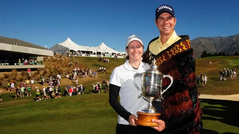 Golf: Gates hangs on to take Open