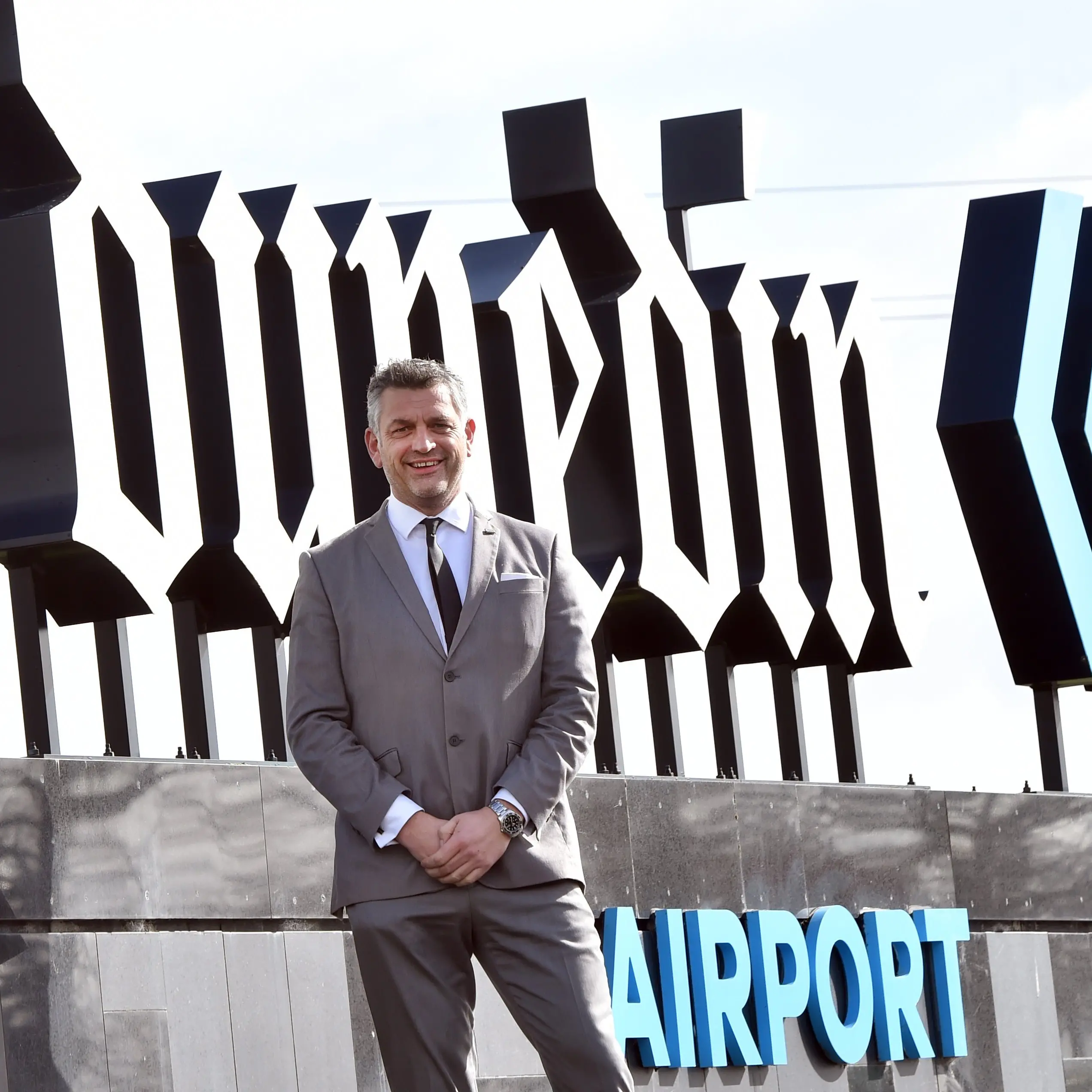 Outgoing airport boss to trade runway for garden