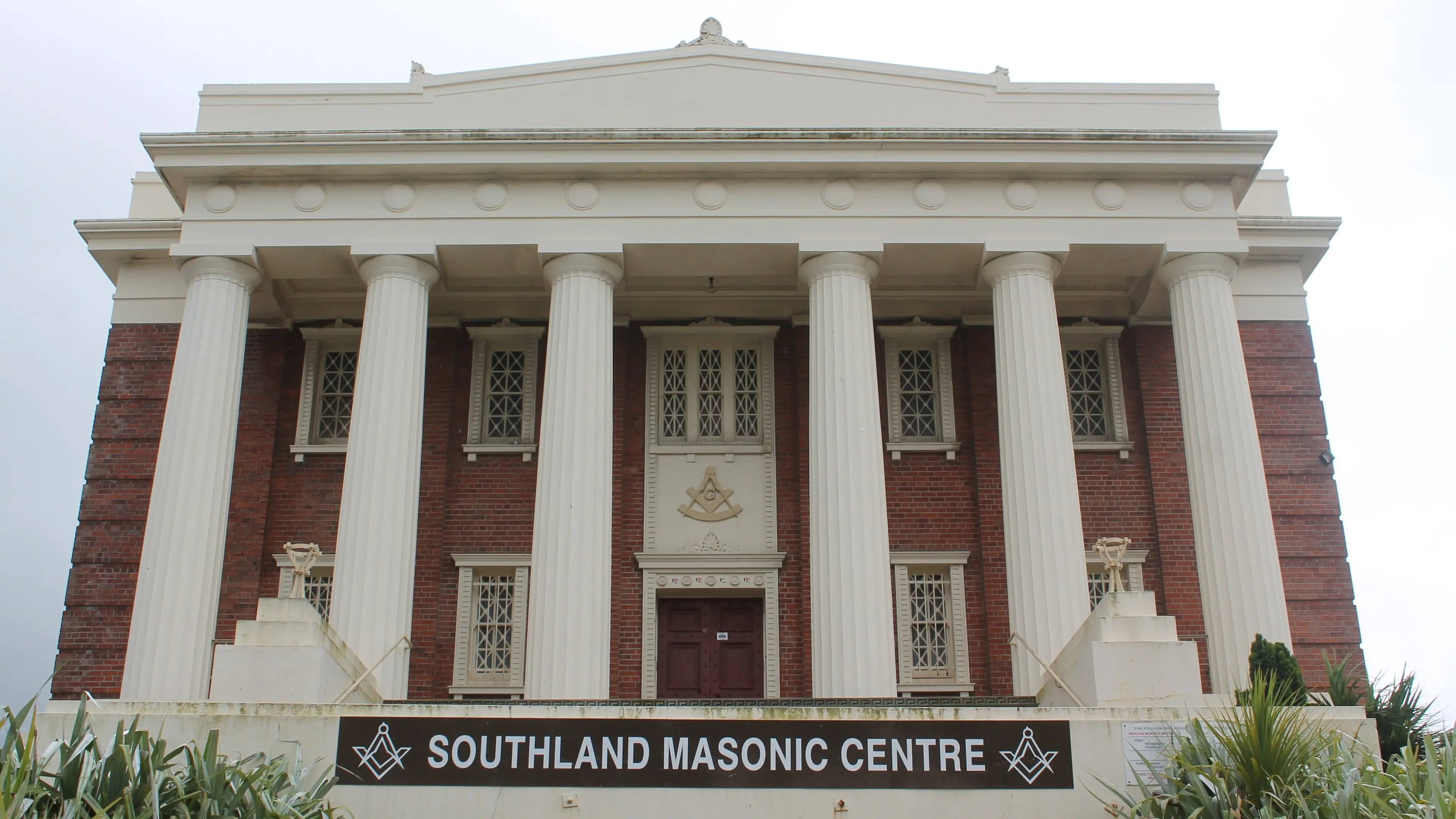 Masons offer historic building for tender