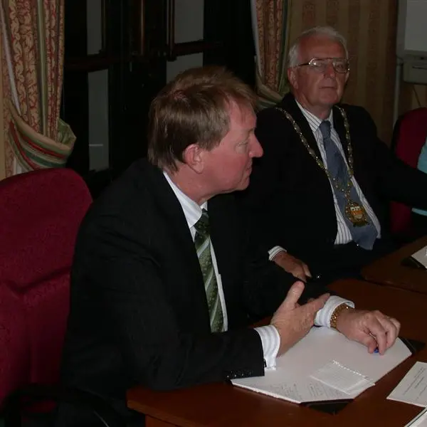 Minister hints at middle way on ECan