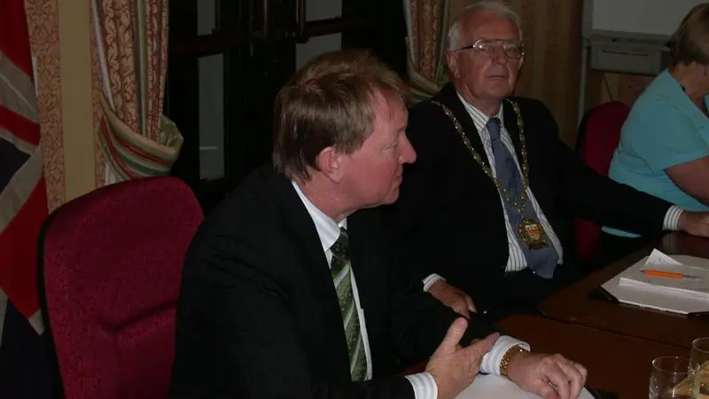 Minister hints at middle way on ECan