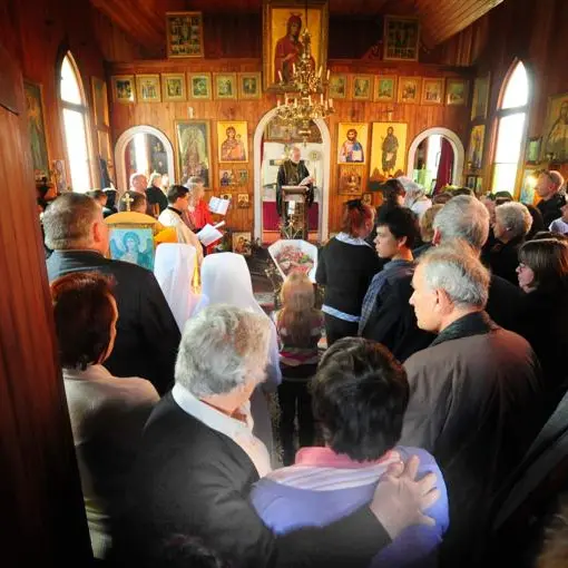 Three-hour farewell for priest