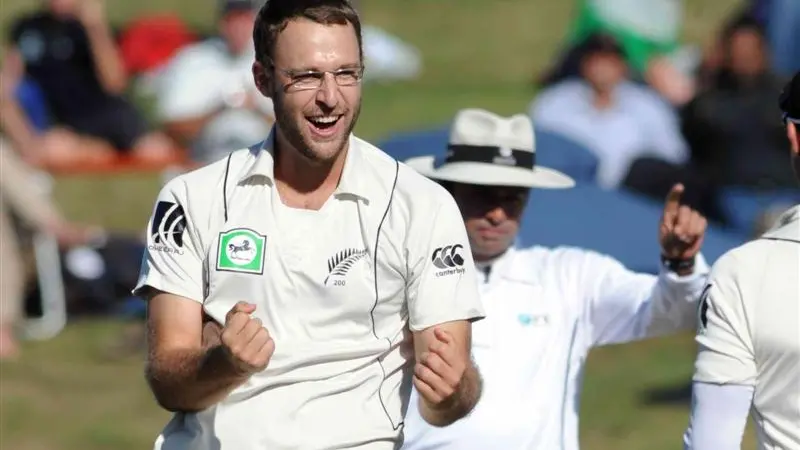 Cricket: Vettori leads way as NZ take control