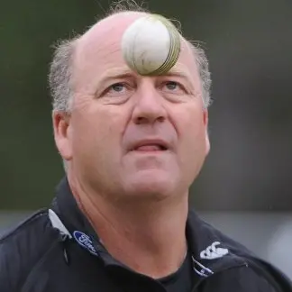 Cricket: Greatbatch struggles for answers as NZ collapses
