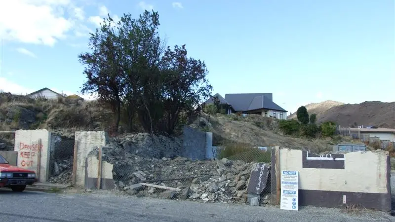 Owners seek consent to clear site