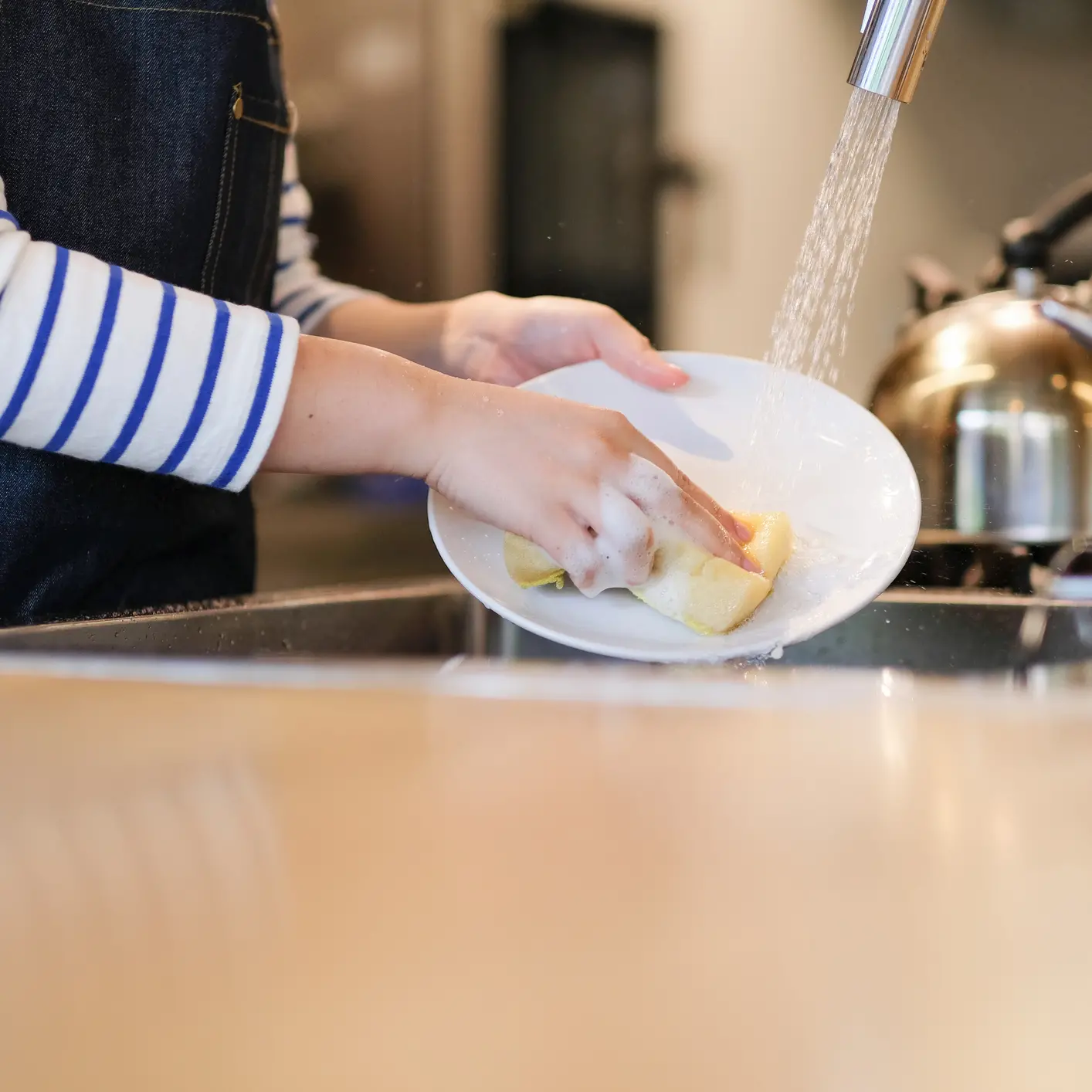 Union and Restaurant Assn at odds over fair pay, trial plans