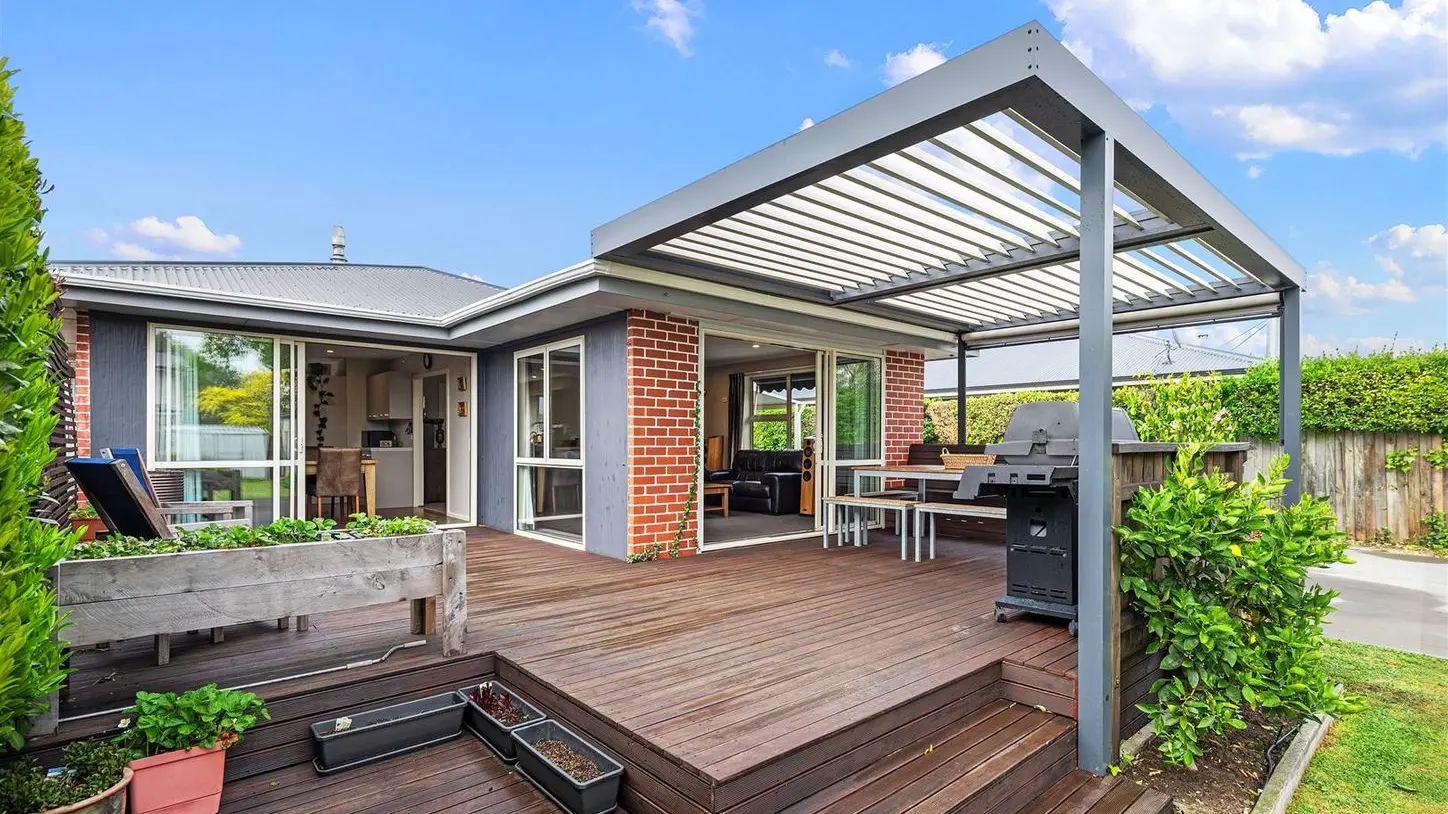 Bidding war blows out sale by $250k