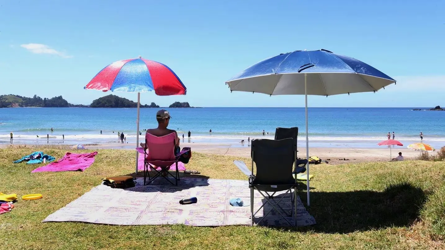 Christmas weather likely to be hot and dry in NZ