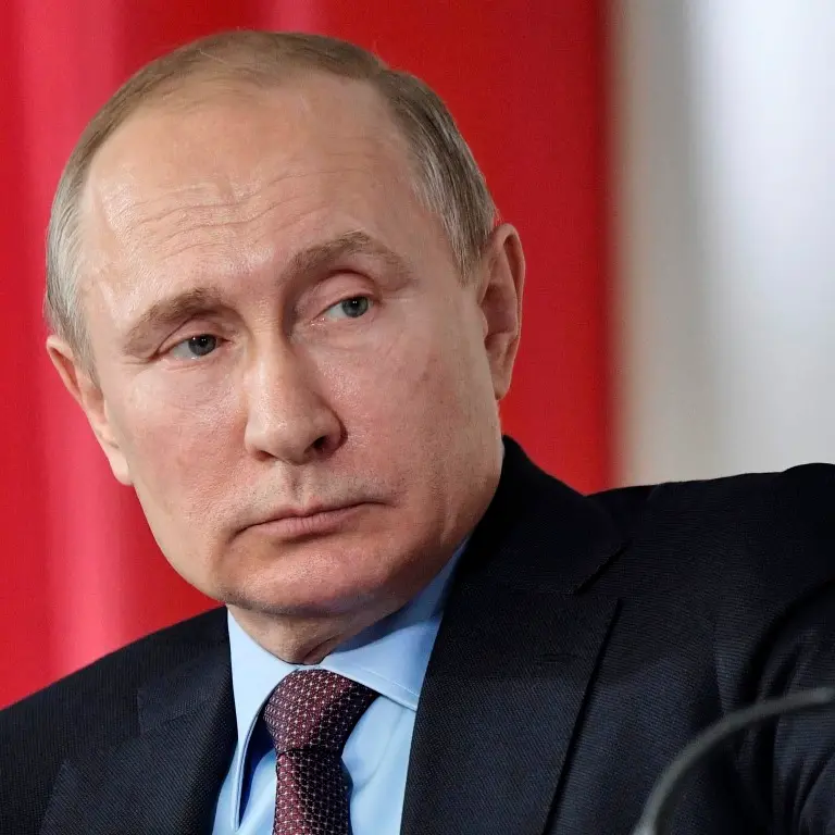Global Insight: Call to keep pressure on Putin