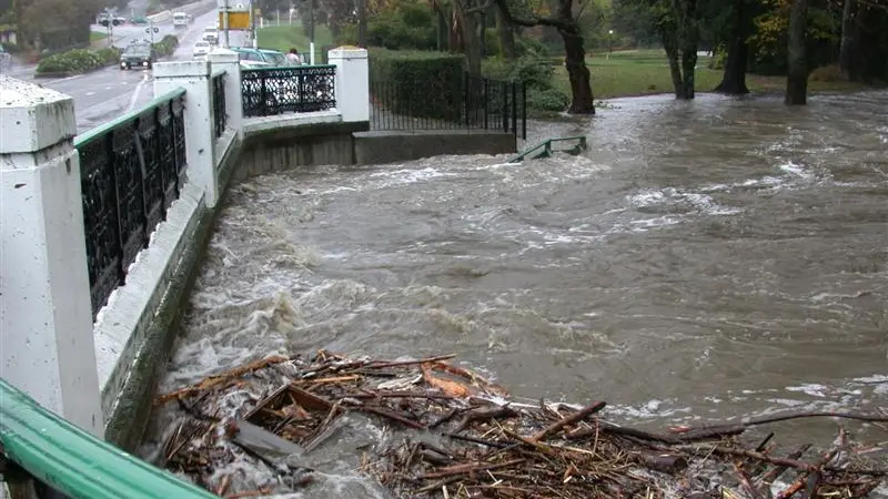 Rain eases but roads still closed