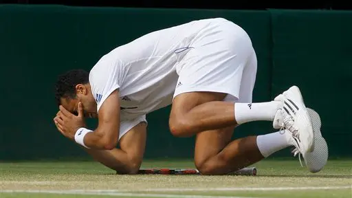 Tennis: Federer falls in Wimbledon quarters