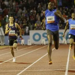 Running: Bolt wins 300m at Golden Spike
