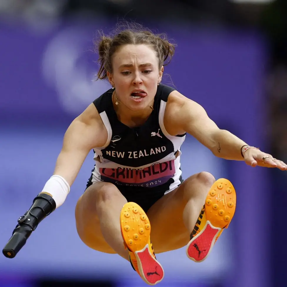 Grimaldi pipped at post, Robinson giving up javelin