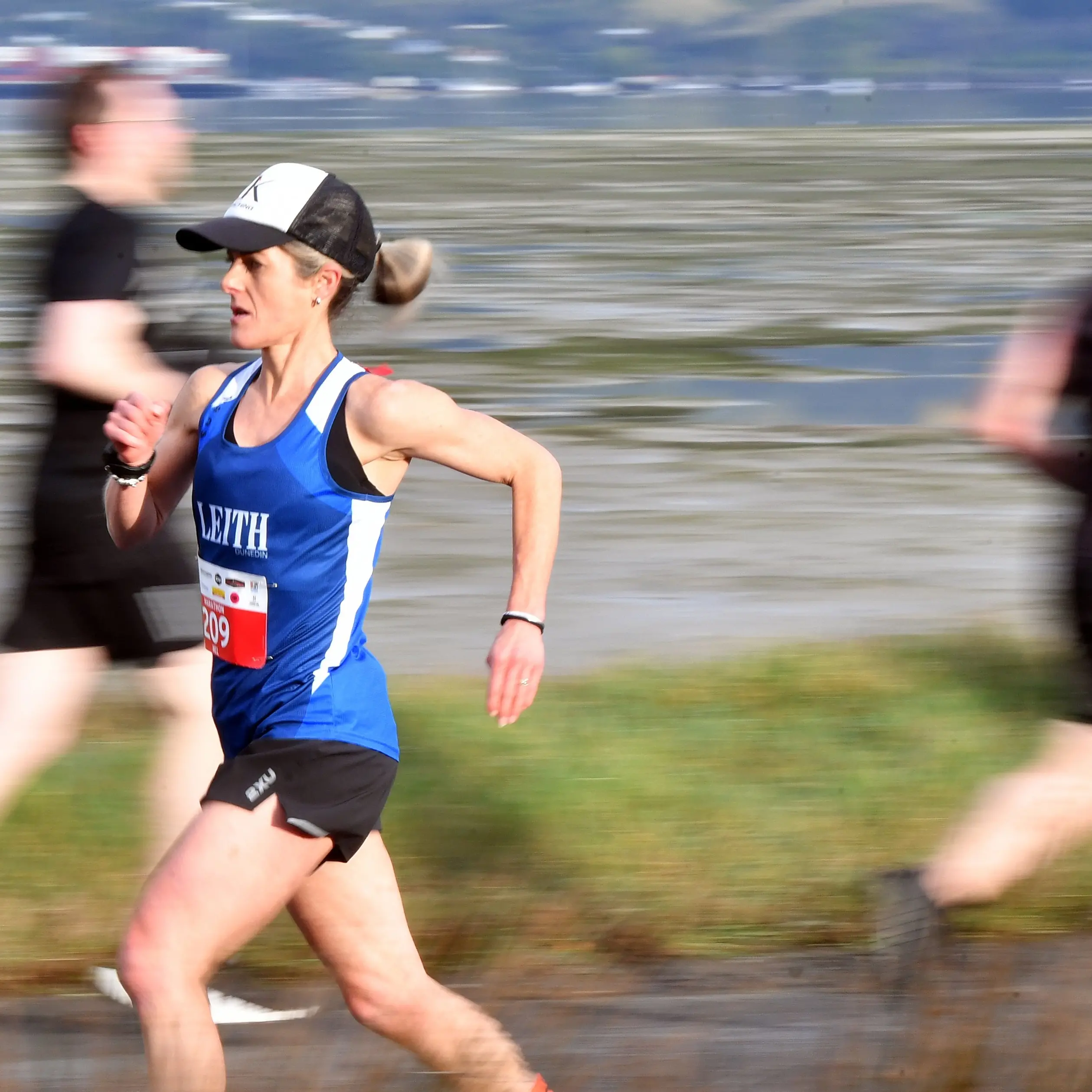 Aitken takes control from the get-go to claim a fifth title