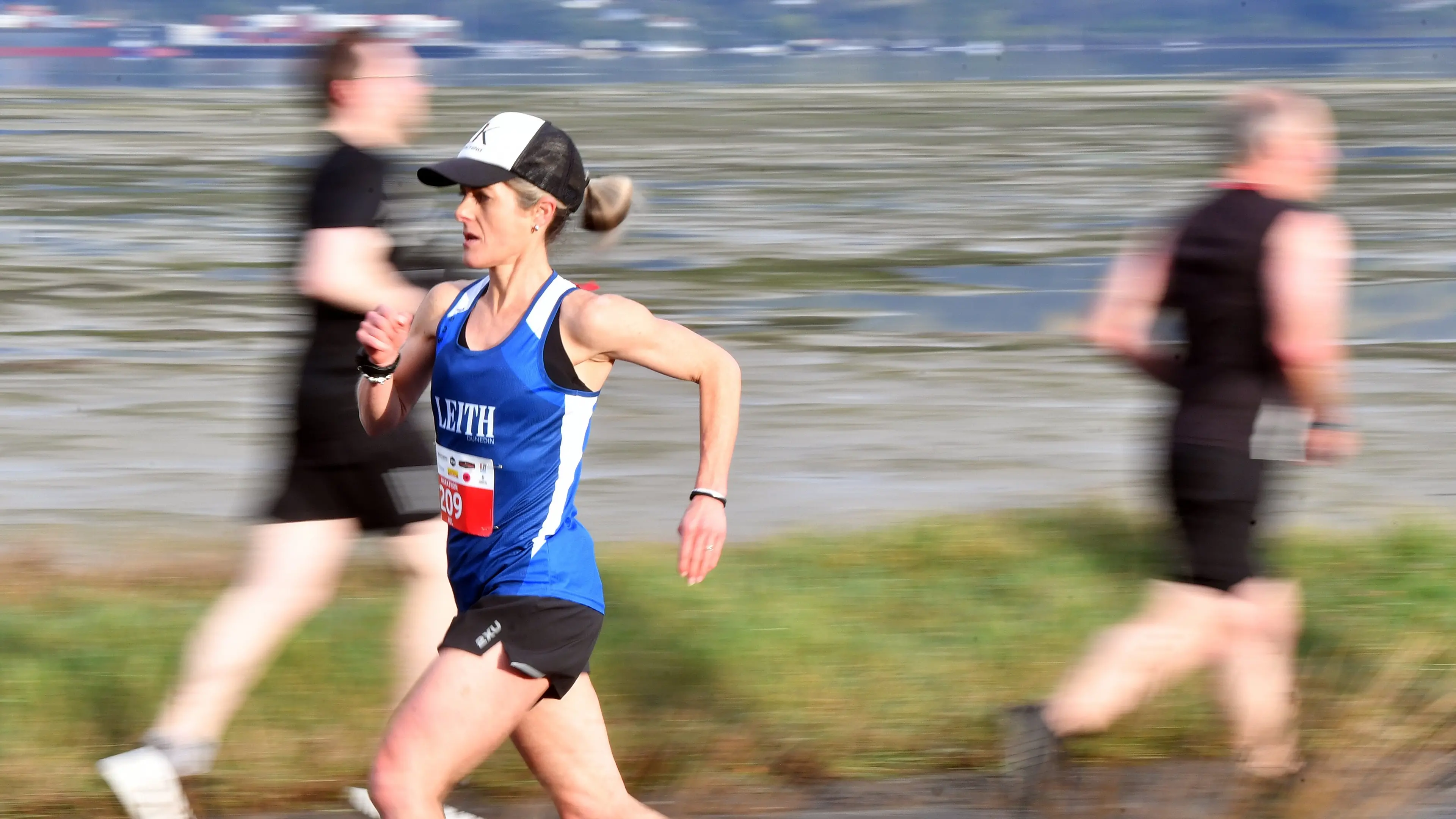 Aitken takes control from the get-go to claim a fifth title