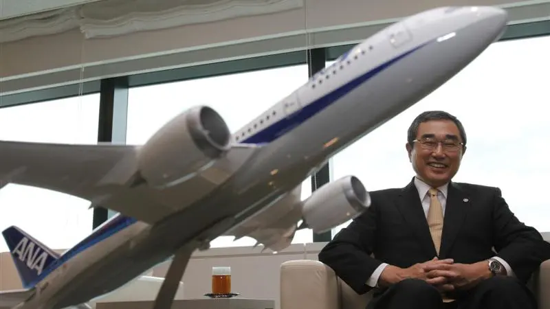 Boeing shows off 787