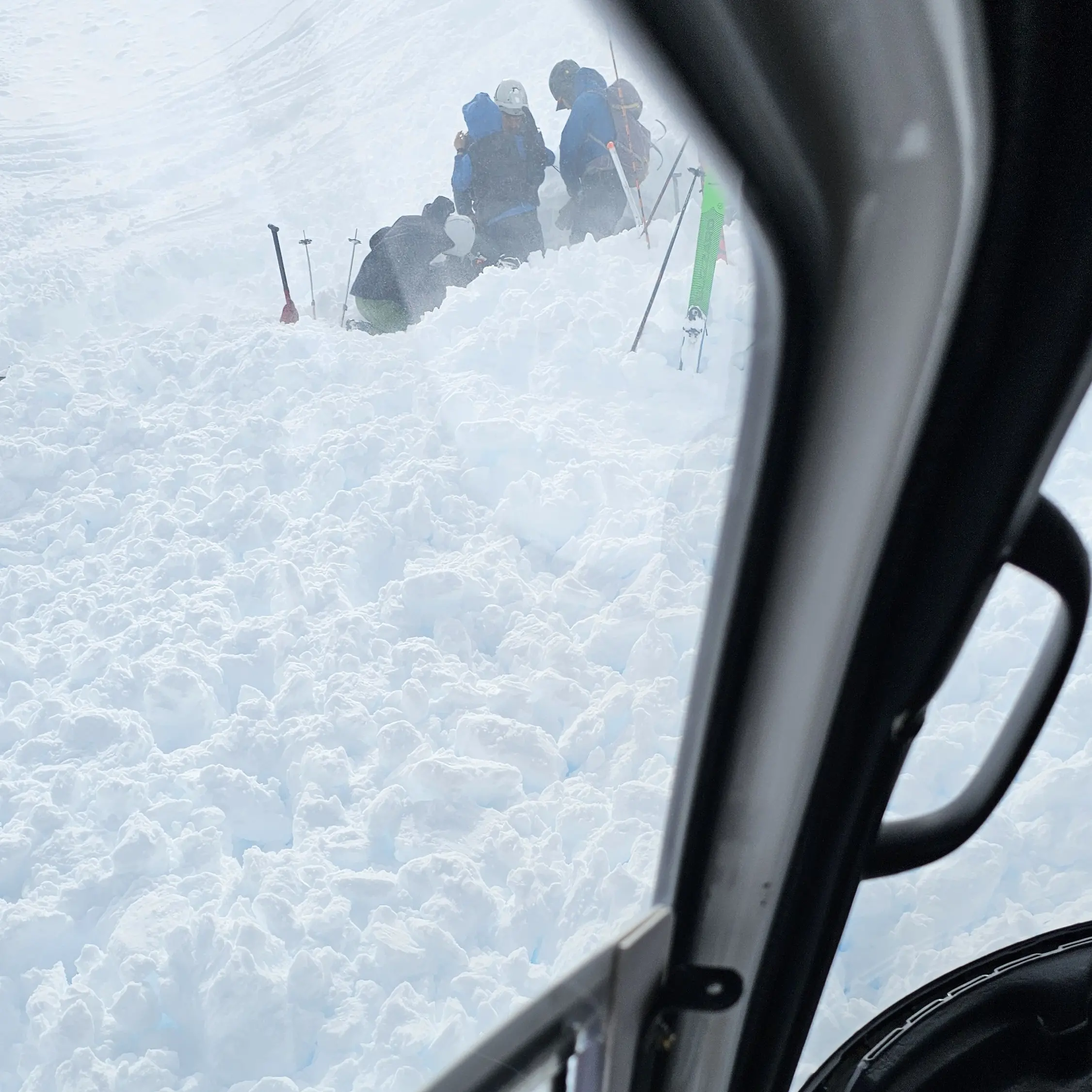 ‘Shovelling like crazy’ in avalanche rescue
