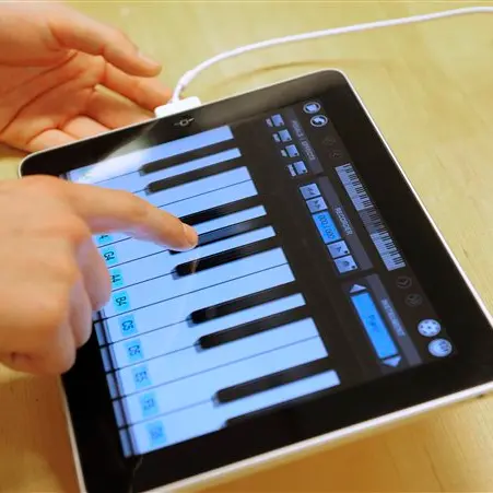 Apple: iPad sales top 2 million since launch