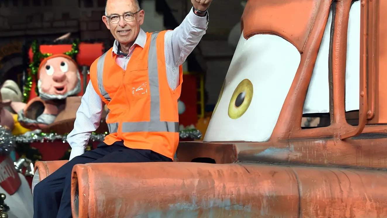 Albatross float returns for Santa Parade