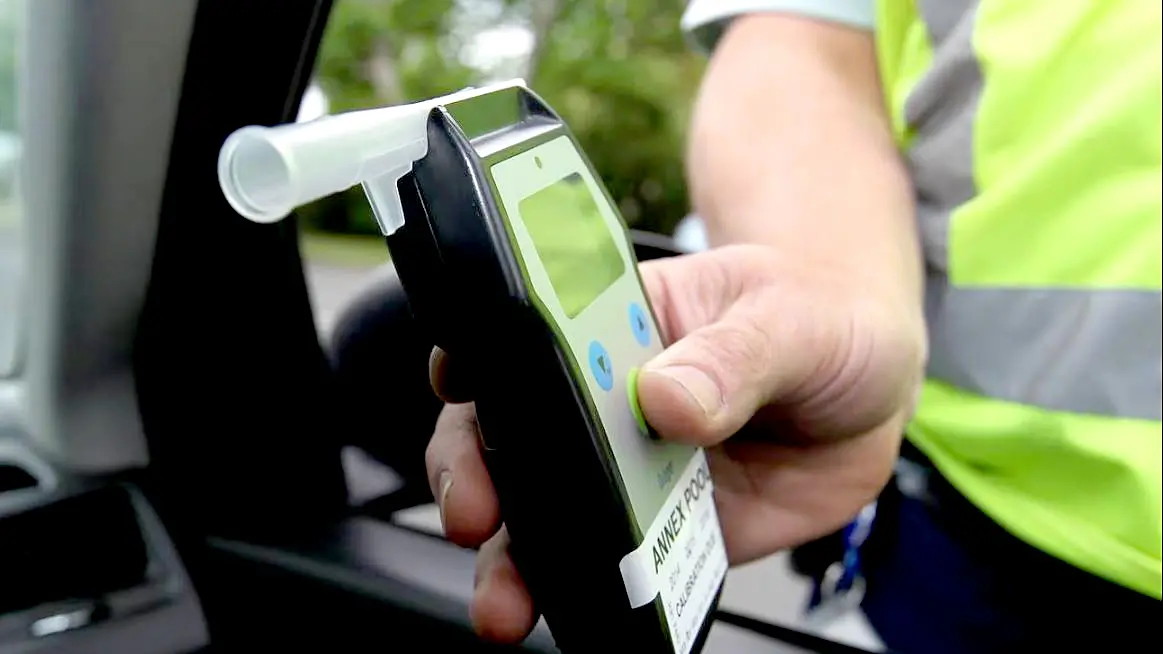 Mufti cops stopping pub patrons in anti-drink-drive move