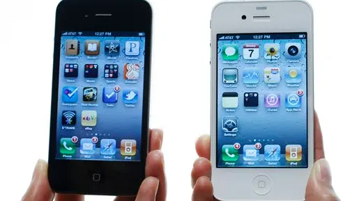 Apple apologises for iPhone 4 delays