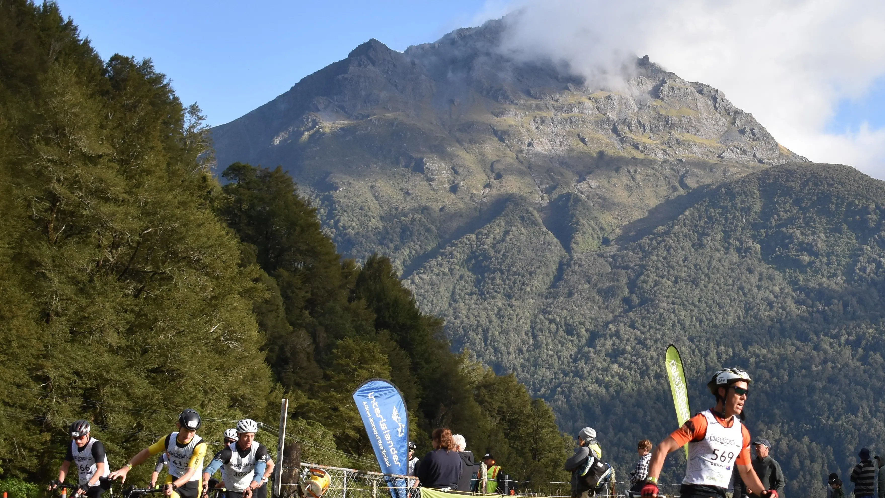 Tight tussle shapes in women’s 2-day