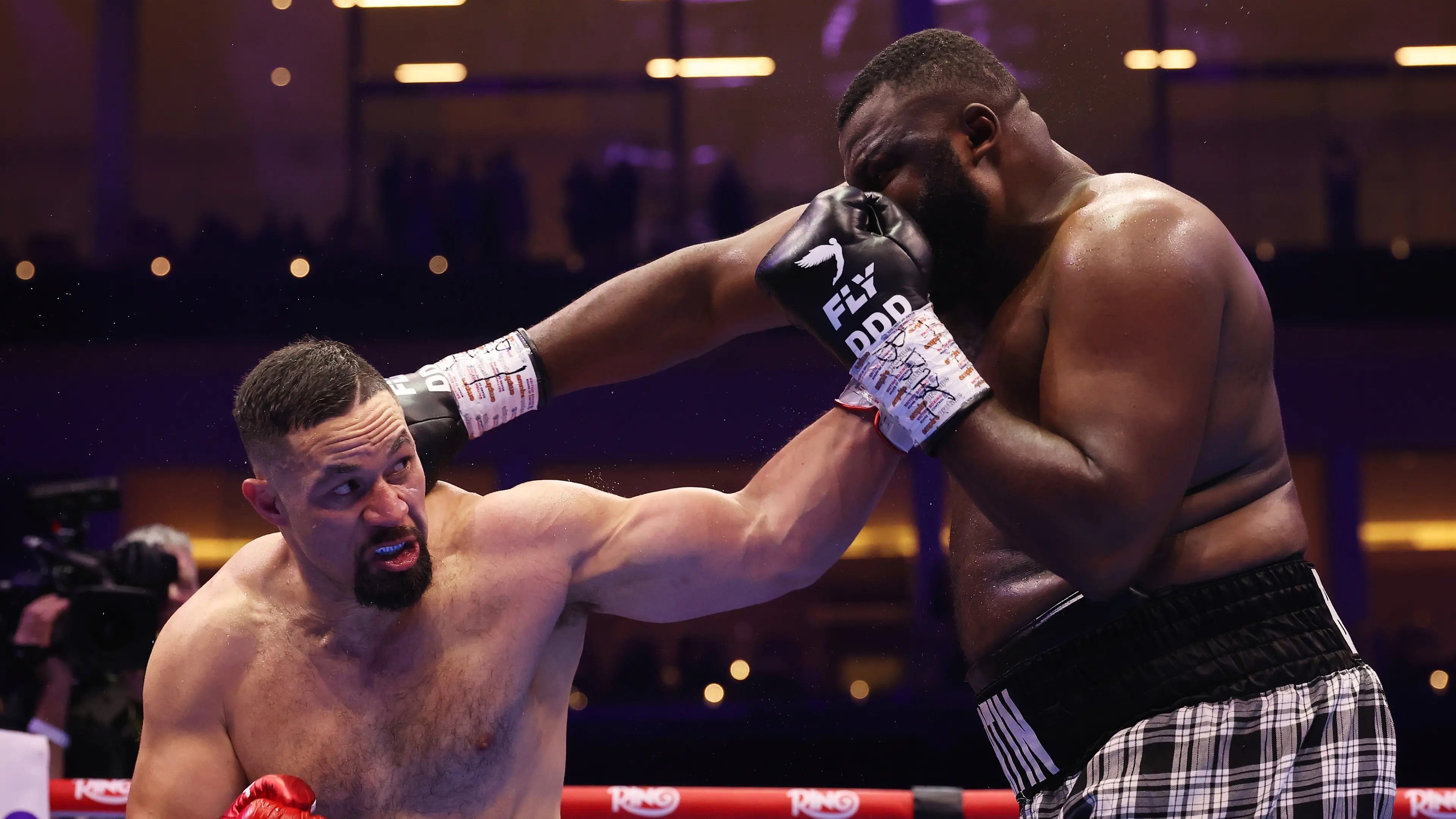 Parker makes short work of Bakole