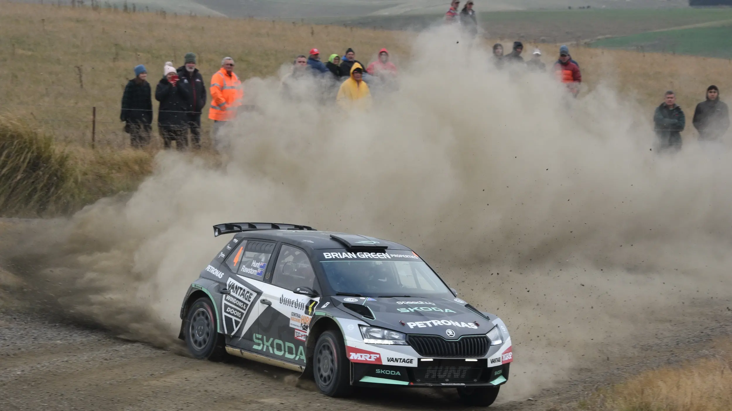 Hunt takes lead in thrilling opening day of Otago Rally